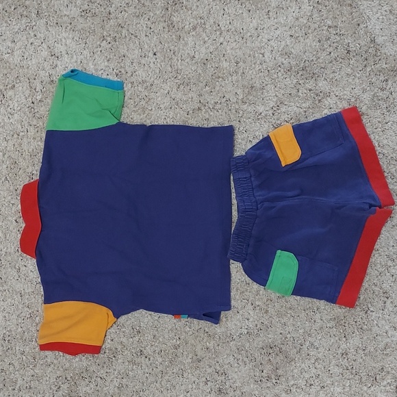 Gymboree shorts outfit for a boy, size small 2 to 3 years. - Picture 2 of 4
